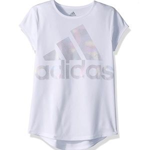 Short sleeve scoop neck T-shirt